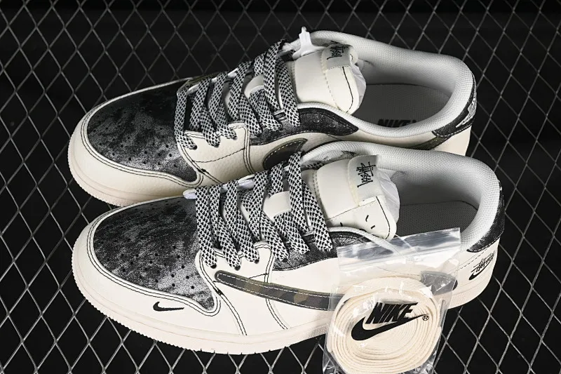 All Categories Air Jordan Jordan Series Basketball Shoes Air Jordan 1 Low High-end Customized Low-top Sneakers Travis Scott x Fragment Design x Air Jordan 1 Low OG SP AJ1 Stussi Co-branded Double Camouflage Hook Low-top Cultural Casual Sneakers XS7089-548